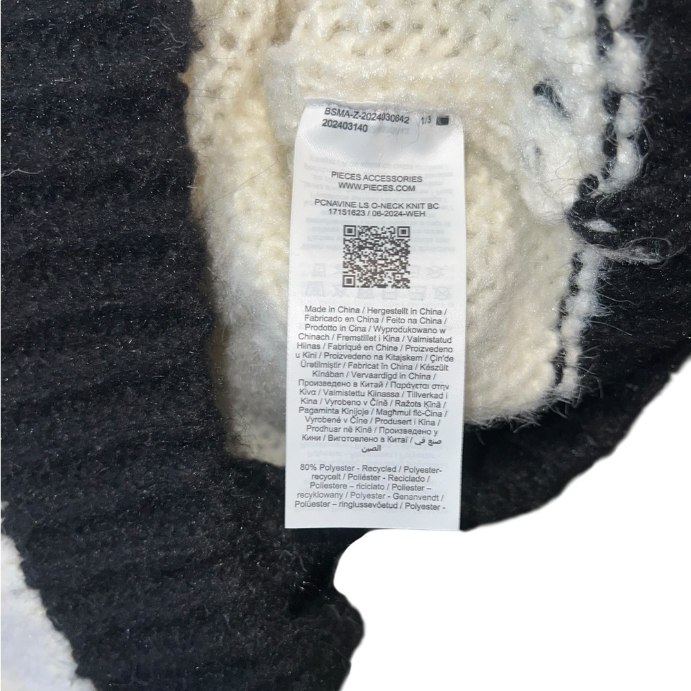𝐏𝐈𝐄𝐂𝐄𝐒 Chunky Knit Sweater Contrast Trim - Picture 4 of 6